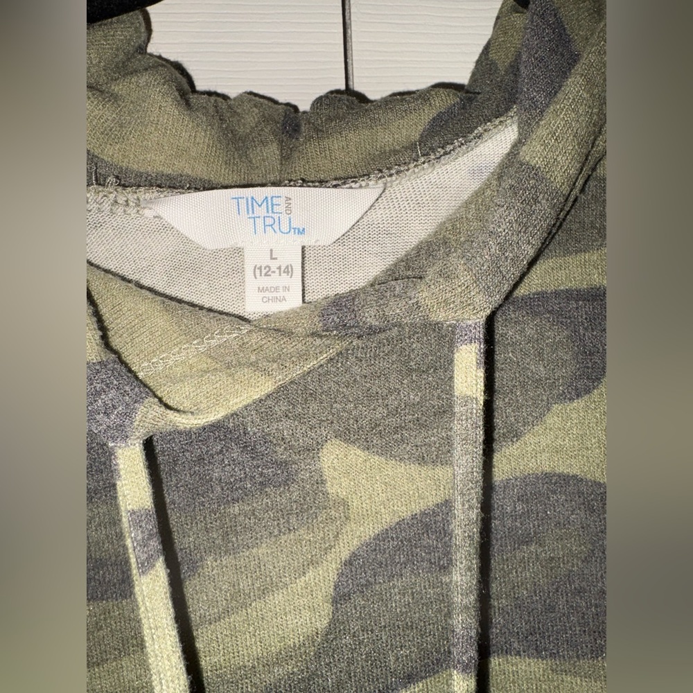 Camo Print Fleece Hoodie - Picture 3 of 5